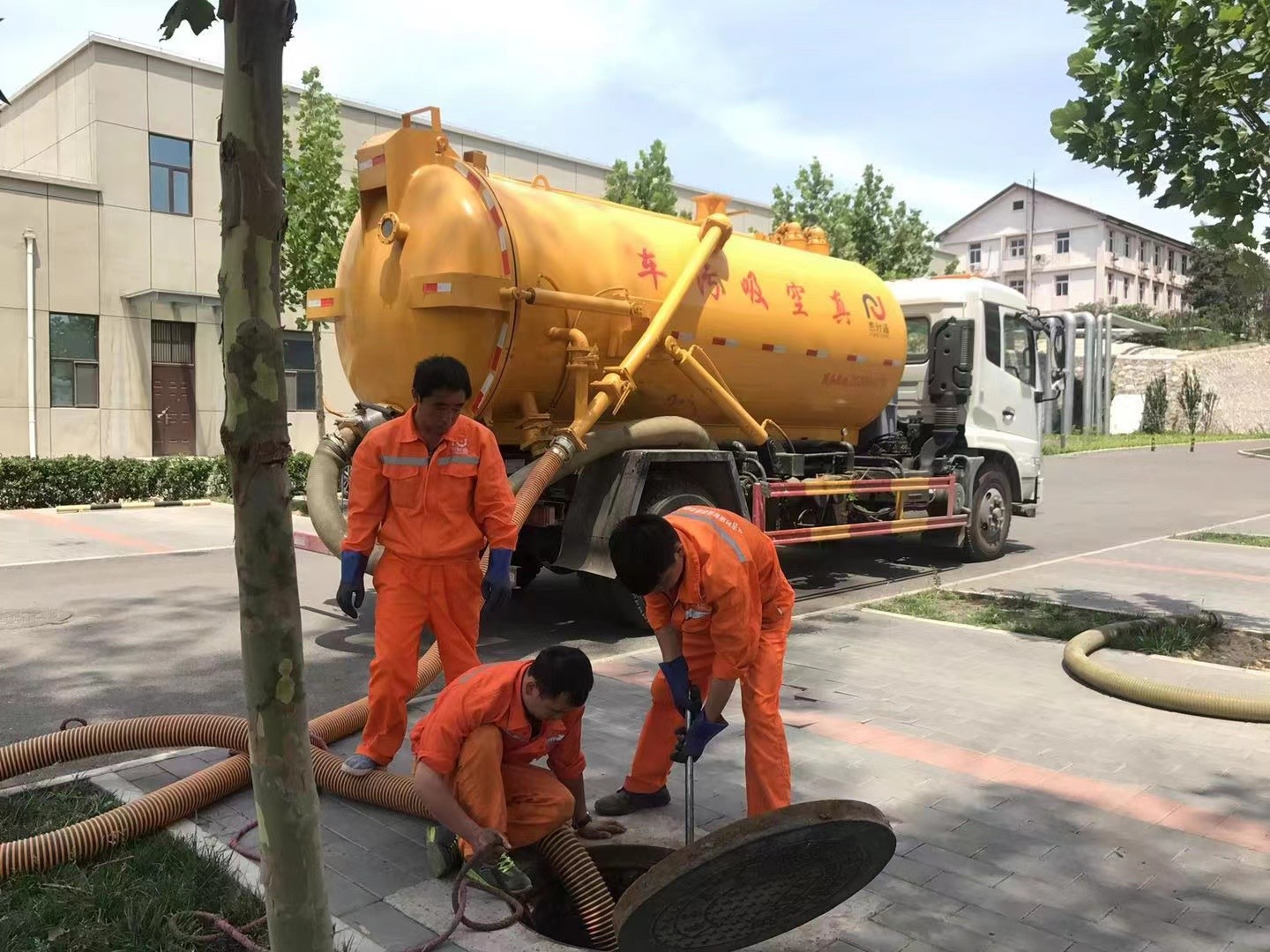 文县化粪池清理与5-8吨吸粪车施工效率分析